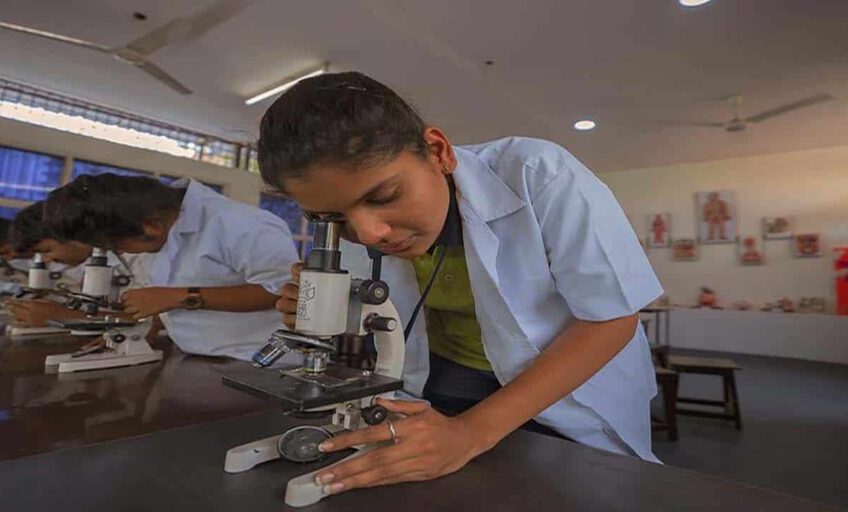 Best CBSE Schools in Surat with Advanced Science & Computer Labs